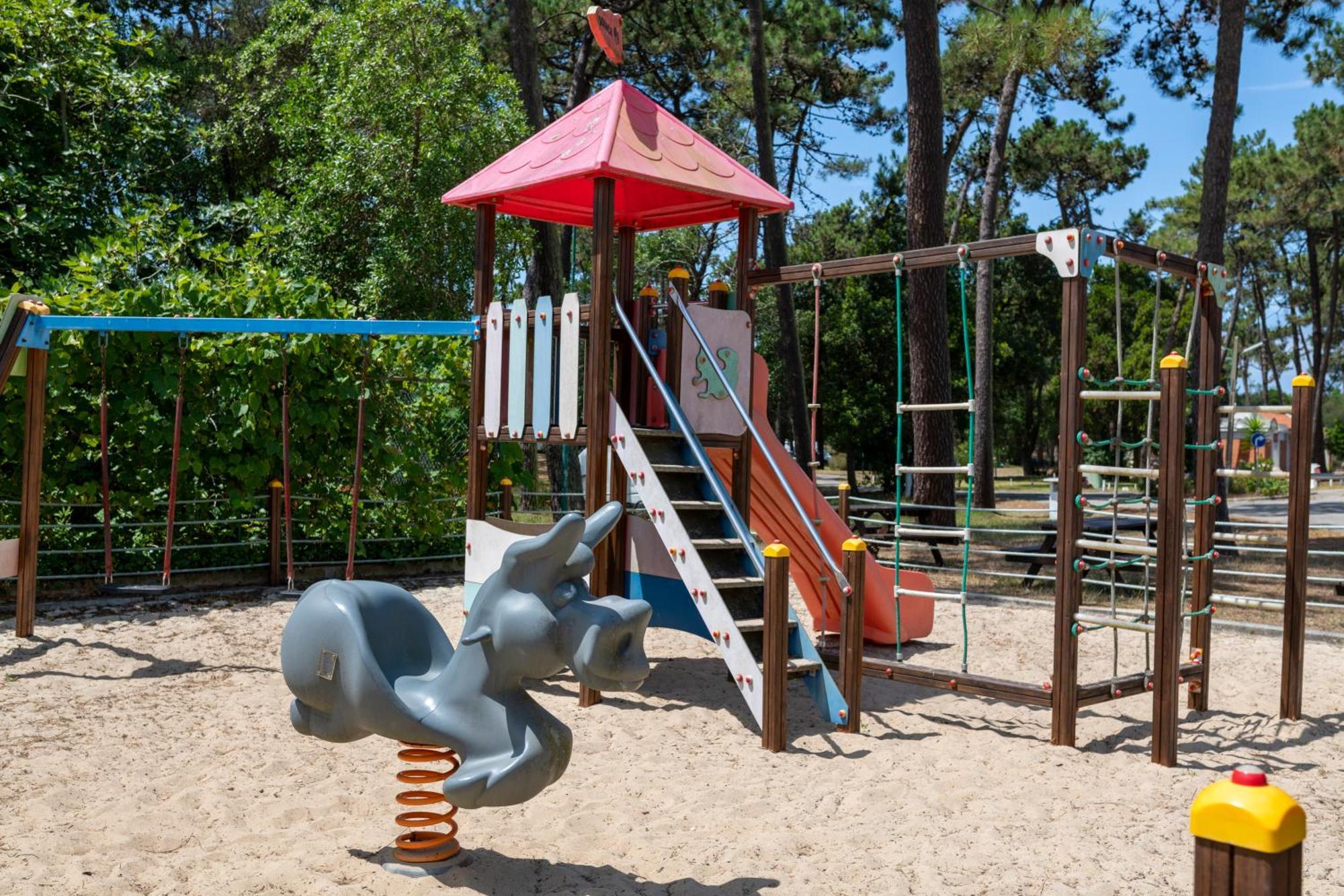 ホテル Parque De Campismo Orbitur São Jacinto エクステリア 写真